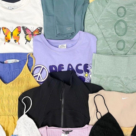 POSH LIVE LISTING! LIKE THIS LISTING TO GET NOTIFIED WHEN I GO LIVE 💝💝💝 - Picture 11 of 14